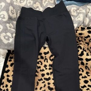 Vital Apparel Black Scrunch Butt Black Full Length Leggings